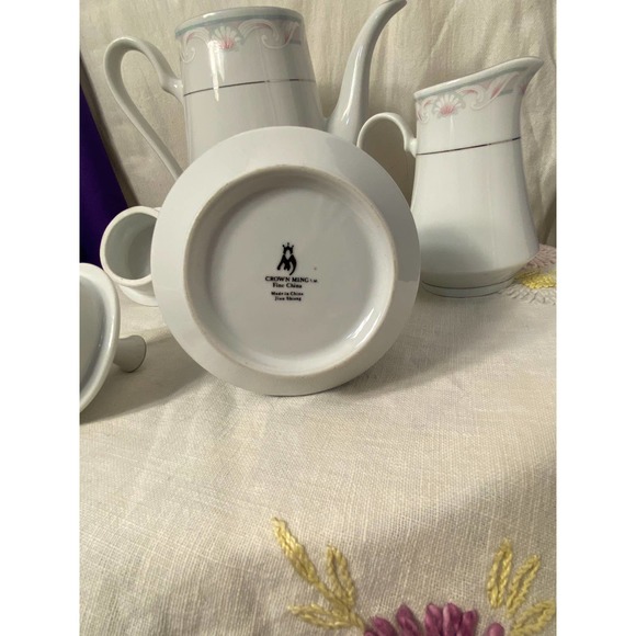 3 Piece Tea Set by Crown Ming Fine China, Tienshan Coquille pattern. Jian Shiang - Picture 10 of 14